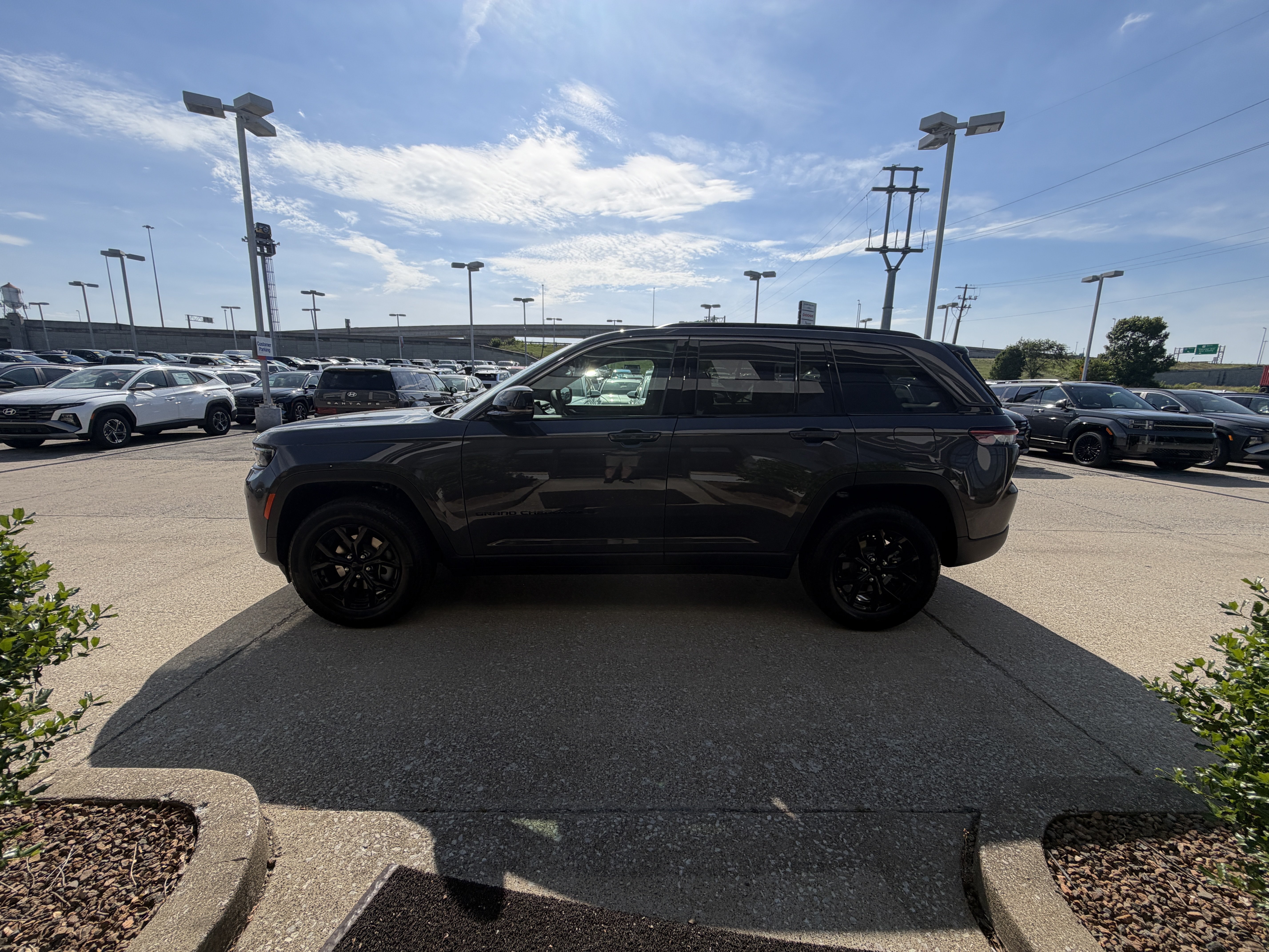 New 2026 Jeep Grand Cherokee Altitude AWD/4WD image 14
