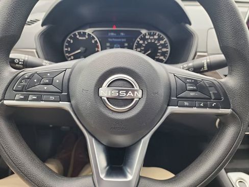 Used 2024 Nissan Altima 2.5 SV FWD image 13