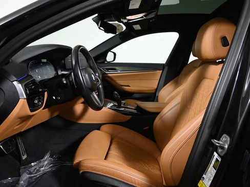 Certified 2022 BMW 540i xDrive w/ M Sport Package image 3