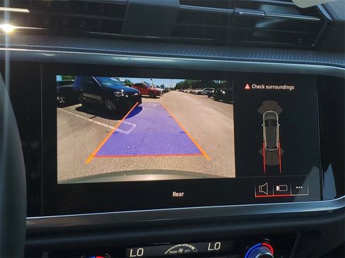 New 2025 Audi Q3 2.0T Premium image 13