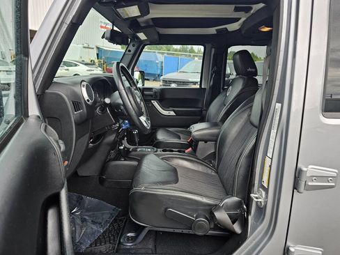 Used 2013 Jeep Wrangler Unlimited Sport AWD/4WD image 14
