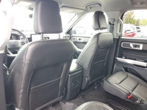 Certified 2024 Ford Explorer XLT w/ Equipment Group 202A AWD/4WD image 30