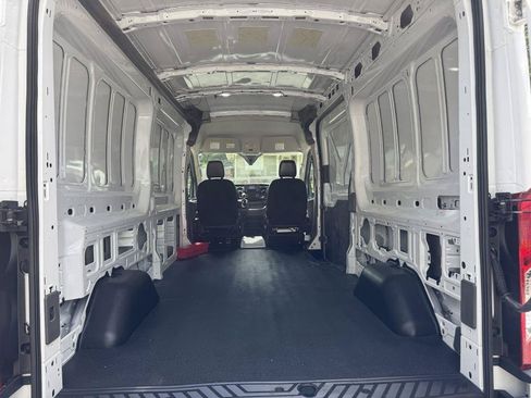 Used 2025 Ford Transit 250 148 Medium Roof RWD image 5