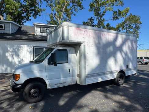 Used 2007 Ford E-450 and Econoline 450 RWD image 3