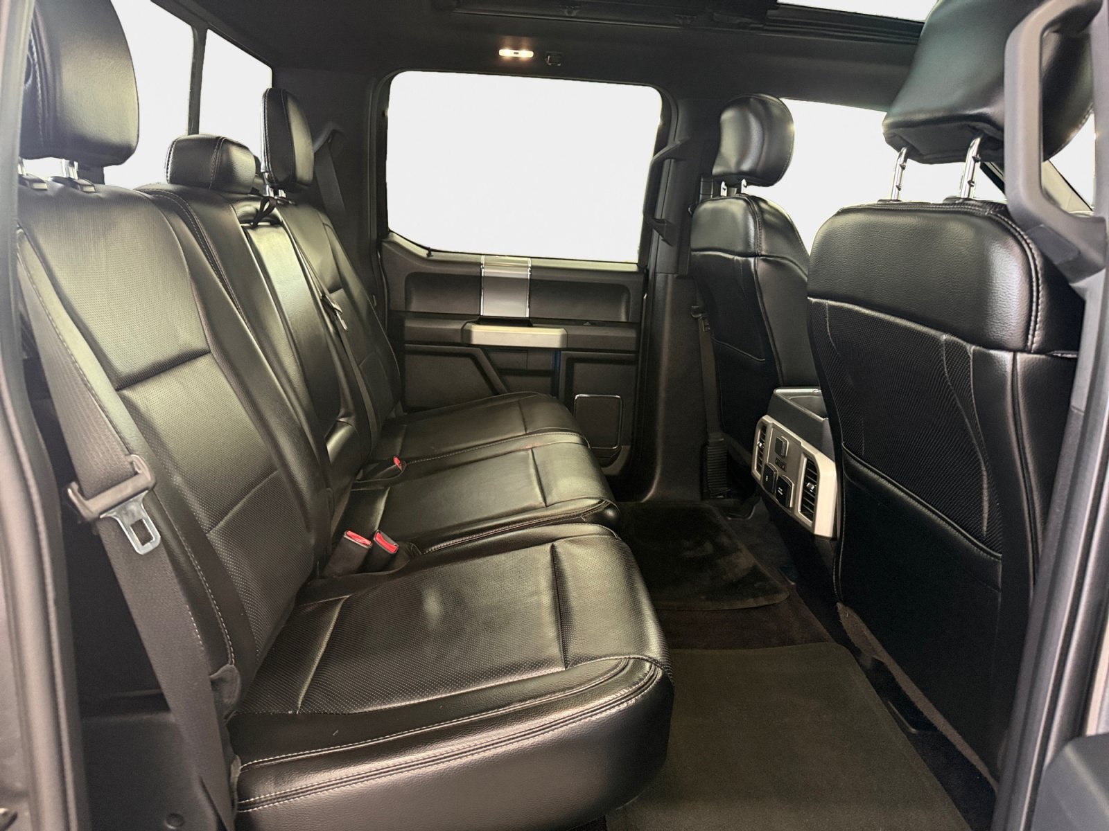 Used 2017 Ford F150 Lariat w/ Equipment Group 502A Luxury AWD/4WD image 9