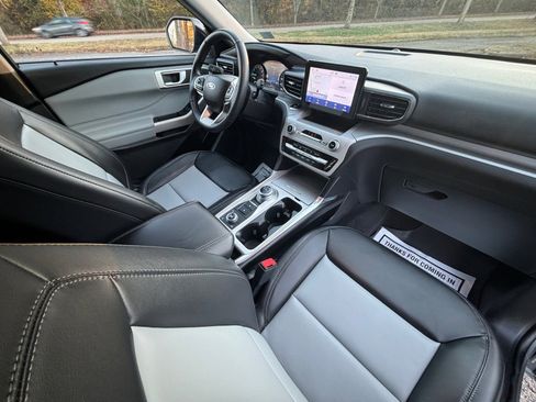 Used 2023 Ford Explorer XLT w/ Equipment Group 202A image 17