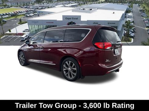Used 2020 Chrysler Pacifica Limited w/ Tire & Wheel Group FWD image 5