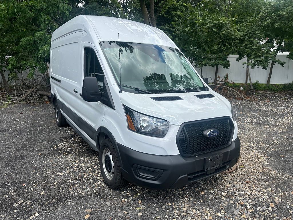 Used 2025 Ford Transit 250 148 High Roof RWD image 3