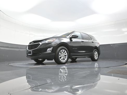Used 2018 Chevrolet Equinox LT w/ LPO, Protection Package image 11