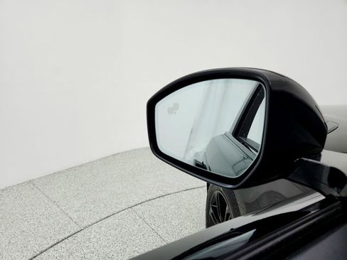 Used 2021 Land Rover Range Rover Velar R-Dynamic S image 19