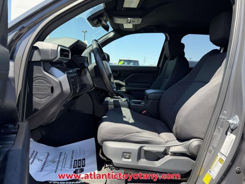 Certified 2025 Toyota Tacoma SR5 AWD/4WD image 17
