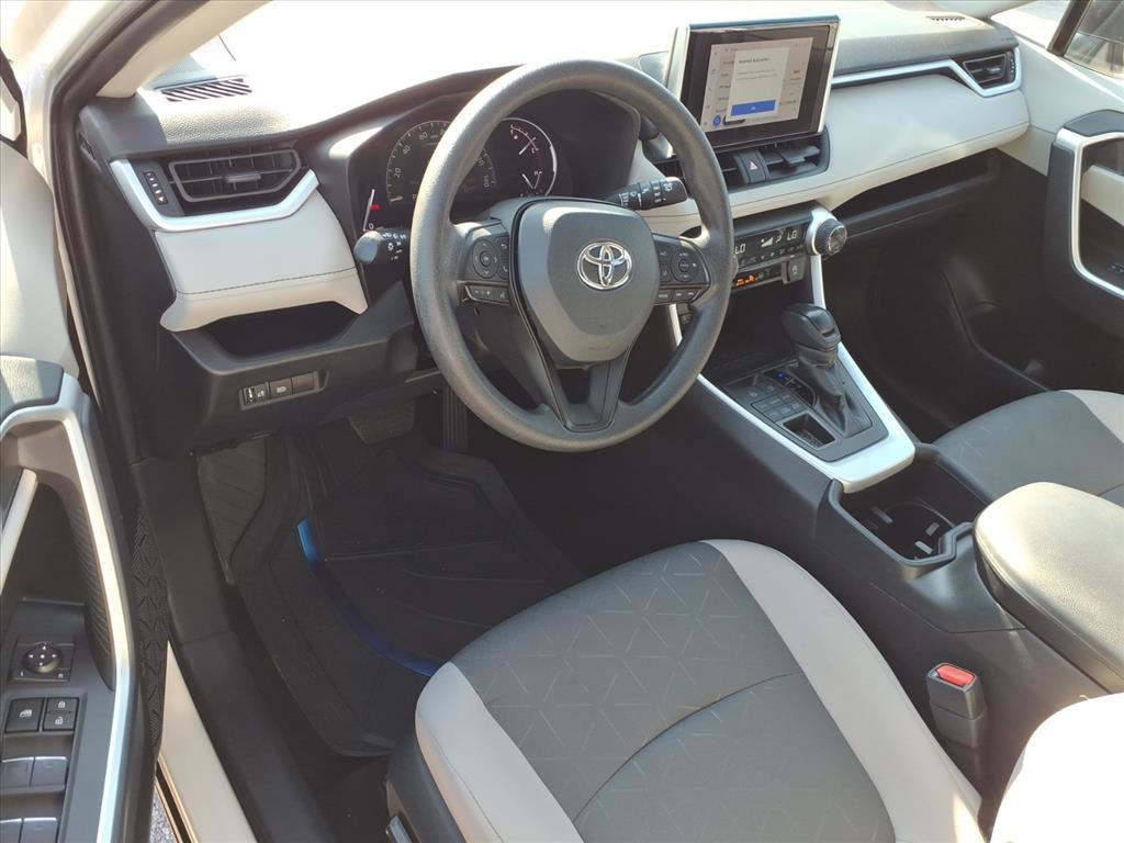 Used 2024 Toyota RAV4 XLE AWD/4WD image 18
