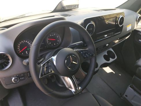 New 2025 Mercedes-Benz Sprinter 2500 image 5