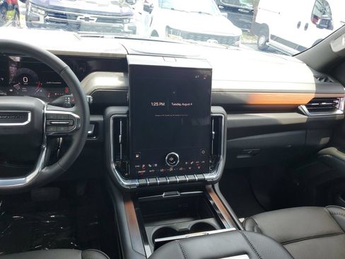 Used 2026 GMC Yukon Denali w/ Sun & Power Step Package AWD/4WD image 13