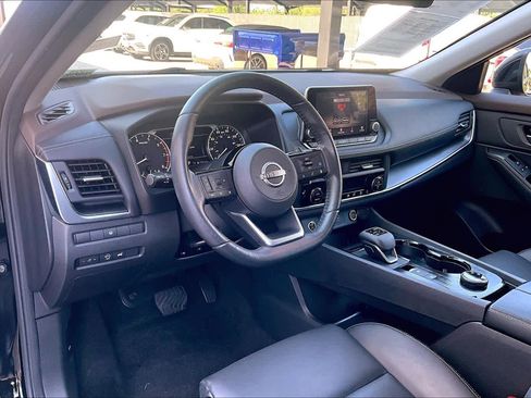 Certified 2023 Nissan Rogue SV w/ SV Premium B Package AWD/4WD image 18