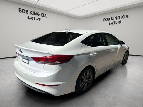 Used 2017 Hyundai Elantra Value Edition FWD image 5
