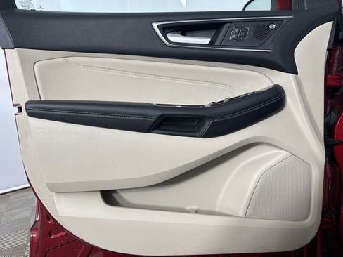 Used 2019 Ford Edge Titanium w/ Equipment Group 301A FWD image 23