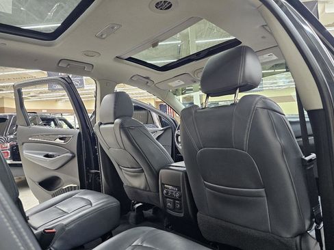 Used 2018 Buick Enclave Premium w/ Experience Buick Package FWD image 24