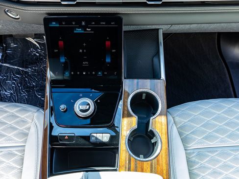 Used 2026 Cadillac Escalade ESV Platinum Sport w/ LPO, ONYX Package image 24