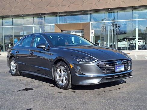 Used 2023 Hyundai Sonata SE image 1