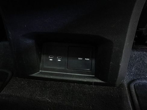 Used 2022 Volkswagen Atlas SEL R-Line image 28