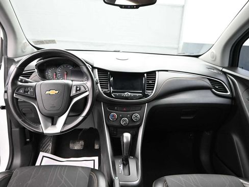 Used 2019 Chevrolet Trax LT w/ LT Convenience Package FWD image 22