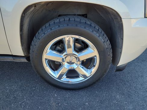 Used 2014 Chevrolet Tahoe LTZ image 9