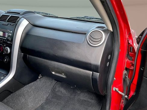 Used 2012 Suzuki Grand Vitara Premium image 24