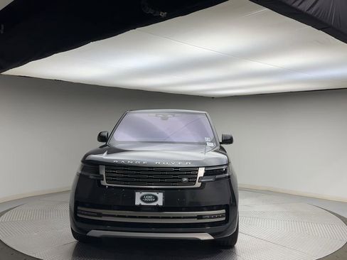 Used 2023 Land Rover Range Rover SE AWD/4WD image 3