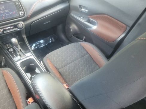 Used 2023 Nissan Kicks SR FWD image 16