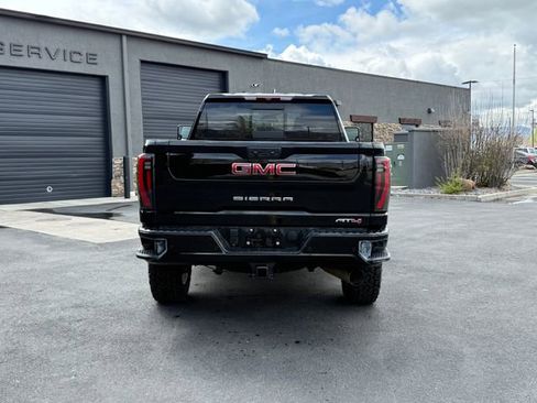 Used 2024 GMC Sierra 3500 AT4 w/ AT4 Preferred Package image 4
