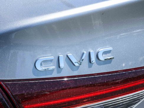 Used 2025 Honda Civic Sport image 9