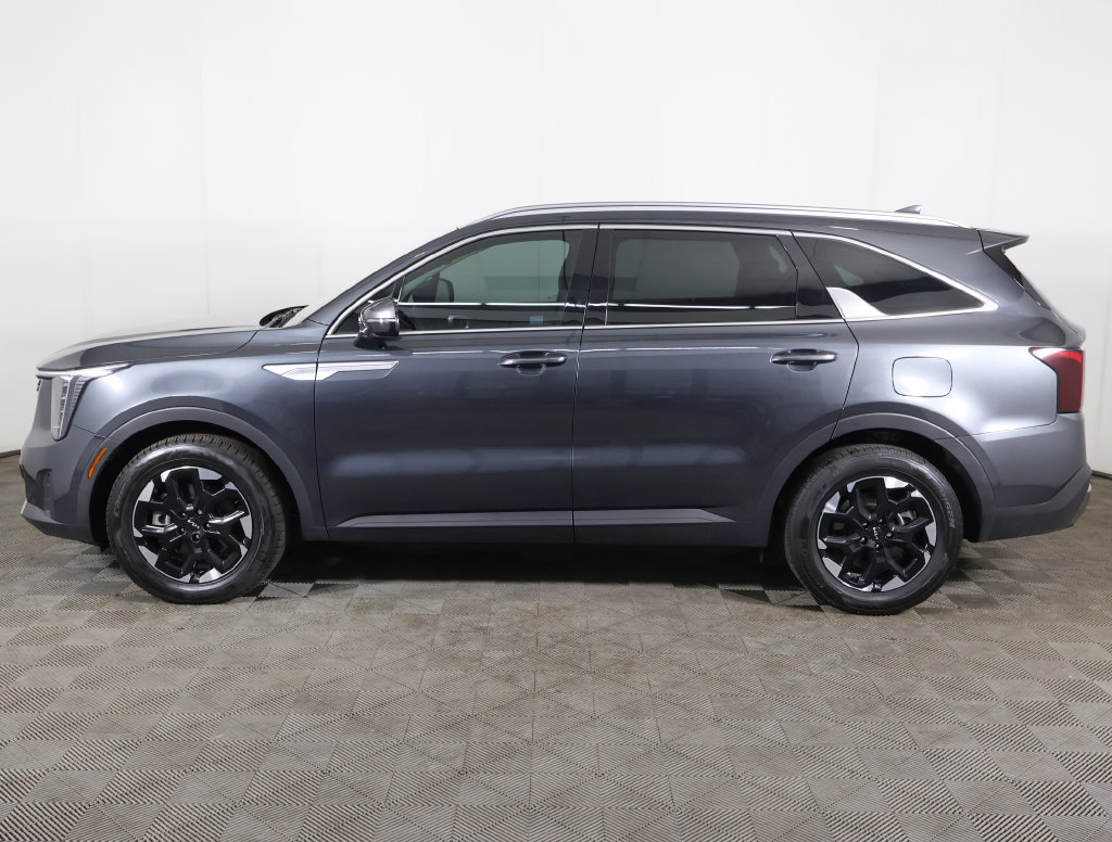 Used 2024 Kia Sorento S w/ Panoramic Sunroof Package FWD image 18