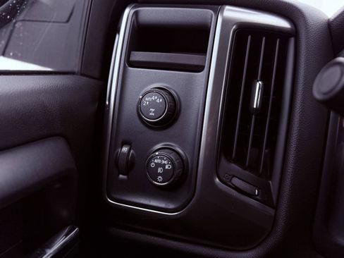 Used 2018 Chevrolet Silverado 1500 LT w/ All Star Edition image 36