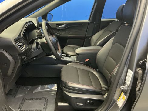 Used 2025 Ford Escape ST-Line image 11