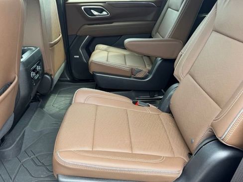 Used 2024 Chevrolet Tahoe High Country RWD image 17