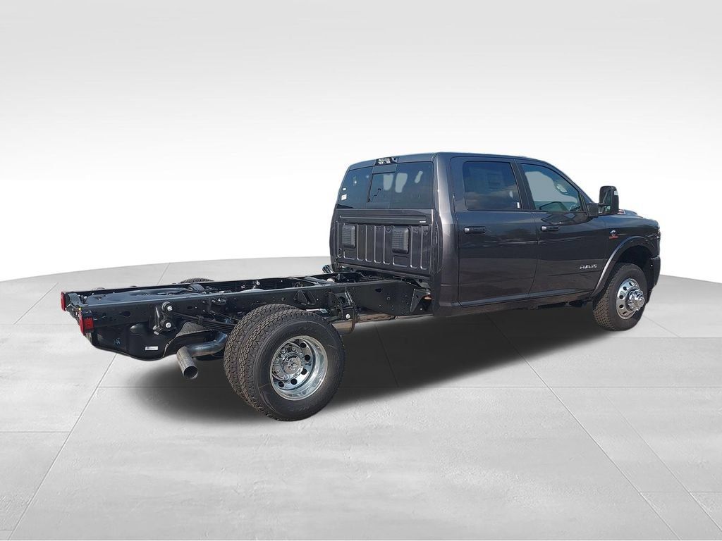 New 2027 RAM 3500 Big Horn w/ Laramie Trim Package AWD/4WD image 5