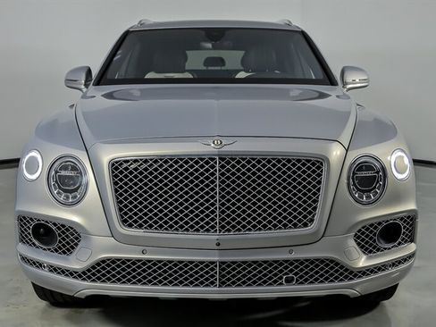 Used 2019 Bentley Bentayga AWD/4WD image 4
