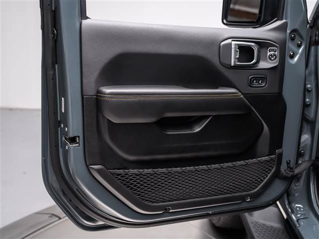 Used 2024 Jeep Wrangler Unlimited Sahara w/ Technology Group AWD/4WD image 26