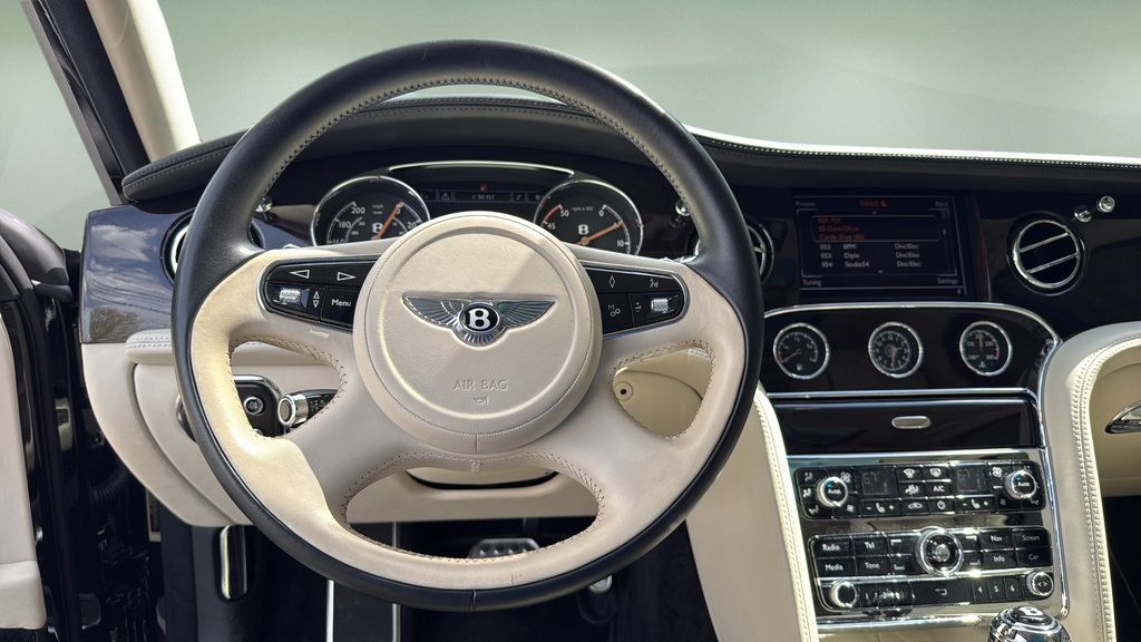 Used 2013 Bentley Mulsanne RWD image 41