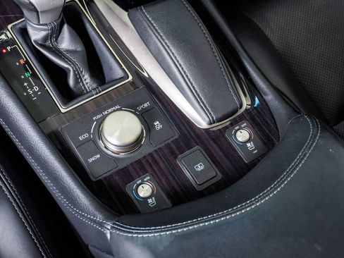 Used 2013 Lexus LS 460 AWD w/ Comfort Pkg image 26