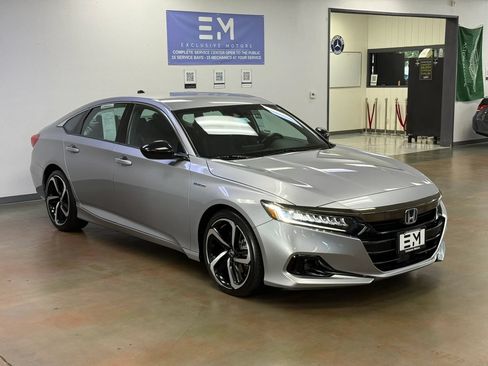 Used 2022 Honda Accord Sport image 2