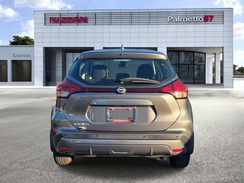 Certified 2022 Nissan Kicks S image 5