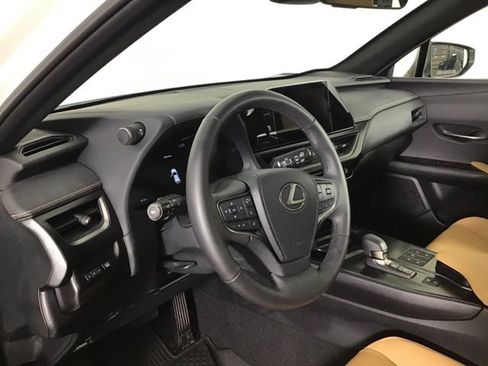 Used 2025 Lexus UX 300h AWD image 8