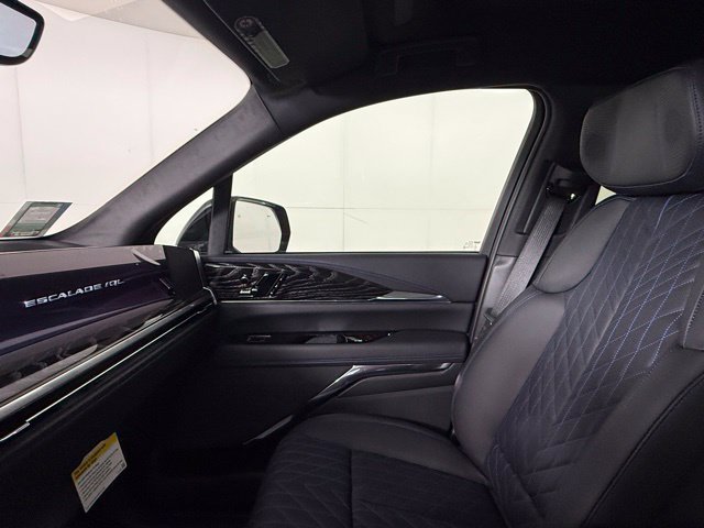 Used 2026 Cadillac Escalade IQL Luxury AWD/4WD image 23