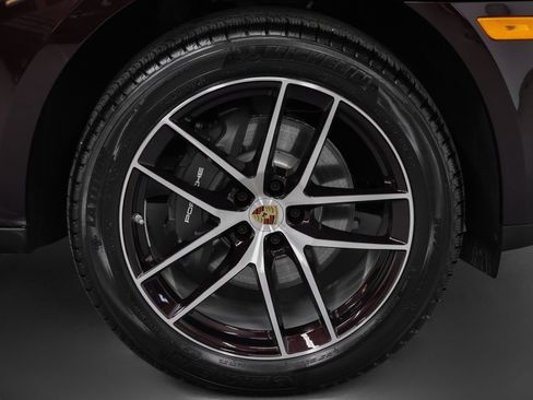 Certified 2026 Porsche Macan AWD/4WD image 15