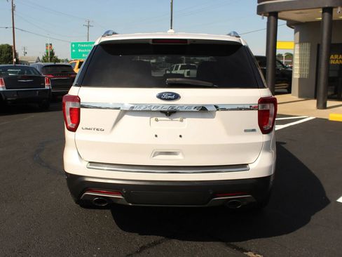 Used 2018 Ford Explorer Limited w/ Equipment Group 301A AWD/4WD image 6