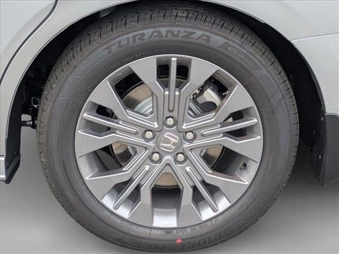 New 2026 Honda Odyssey Touring image 9