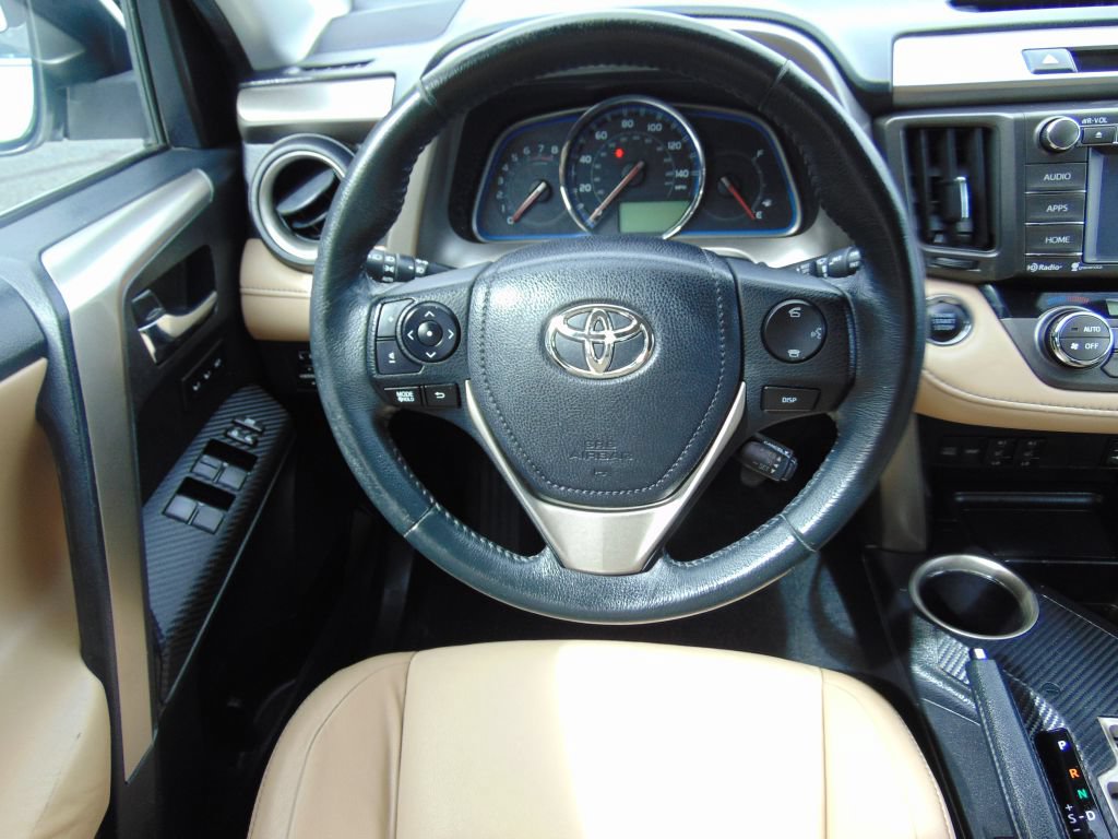 Used 2014 Toyota RAV4 Limited w/ Technology Package AWD/4WD image 18