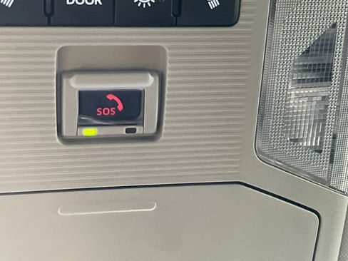 Used 2025 Toyota RAV4 LE FWD image 22